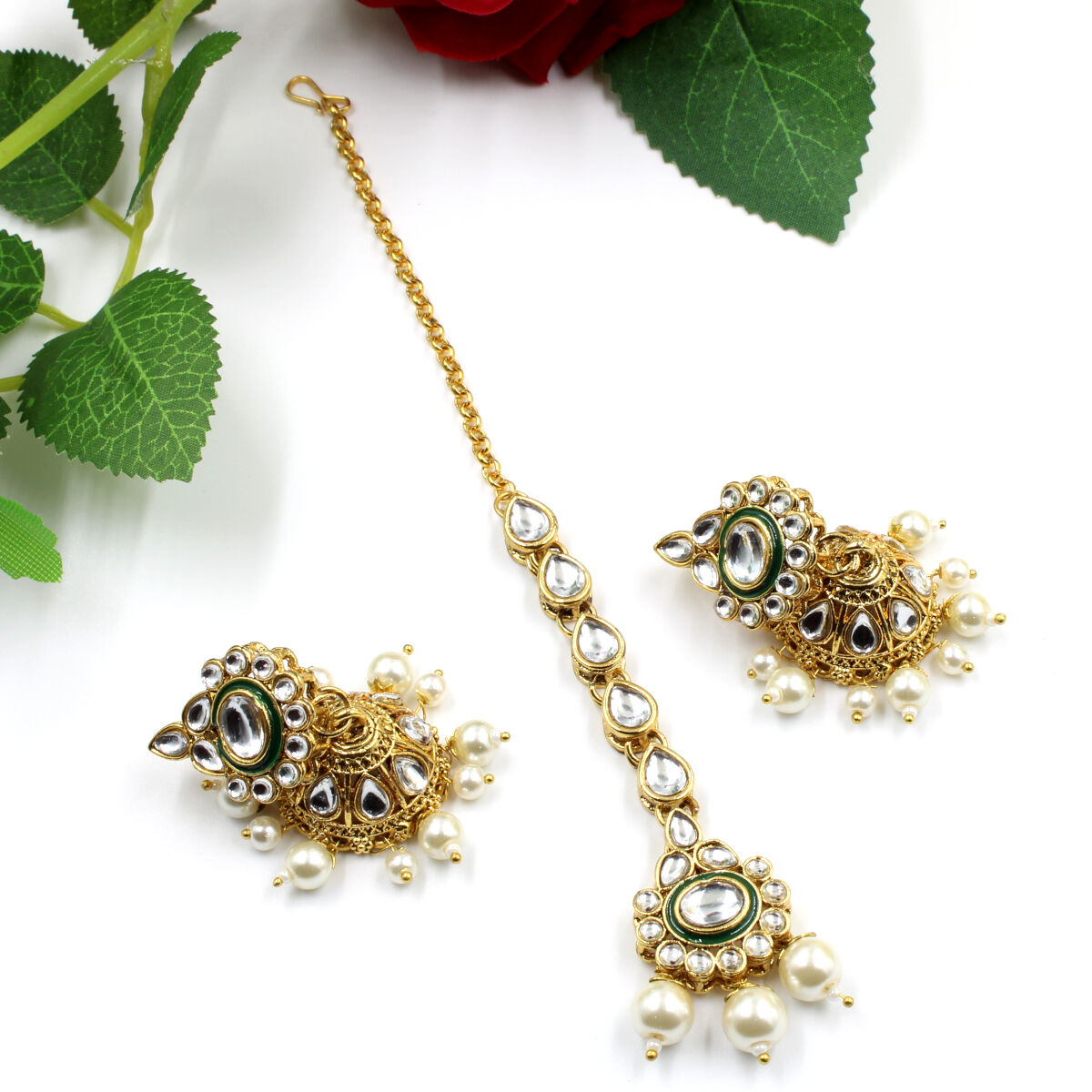 Cleverly Crafted Kundan Pearl Choker