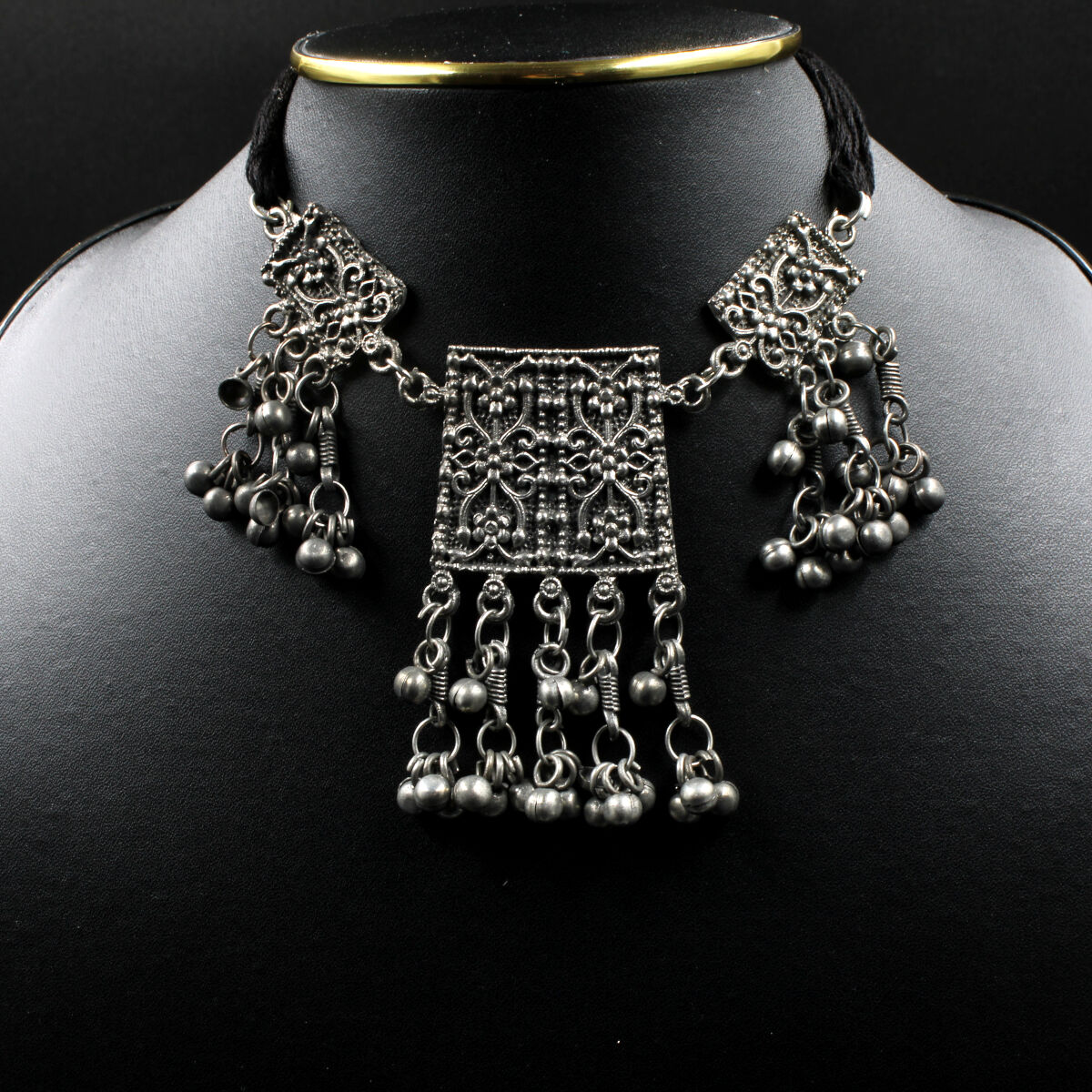 Stunning Black Metal Short Necklace Set