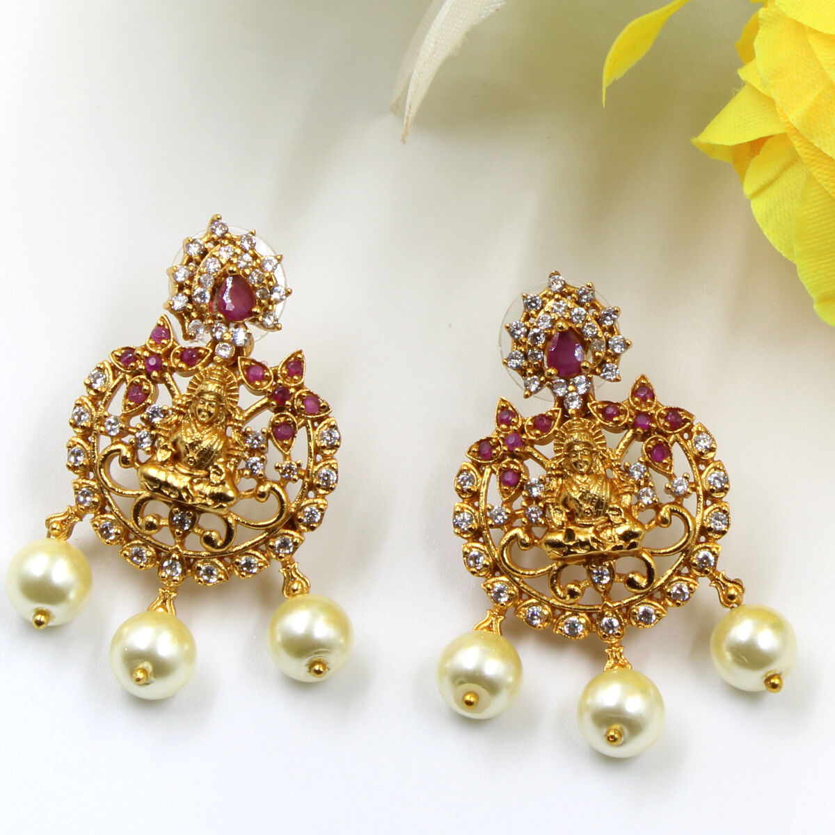Glittering Temple American Diamond & Pearl Necklace Set Short