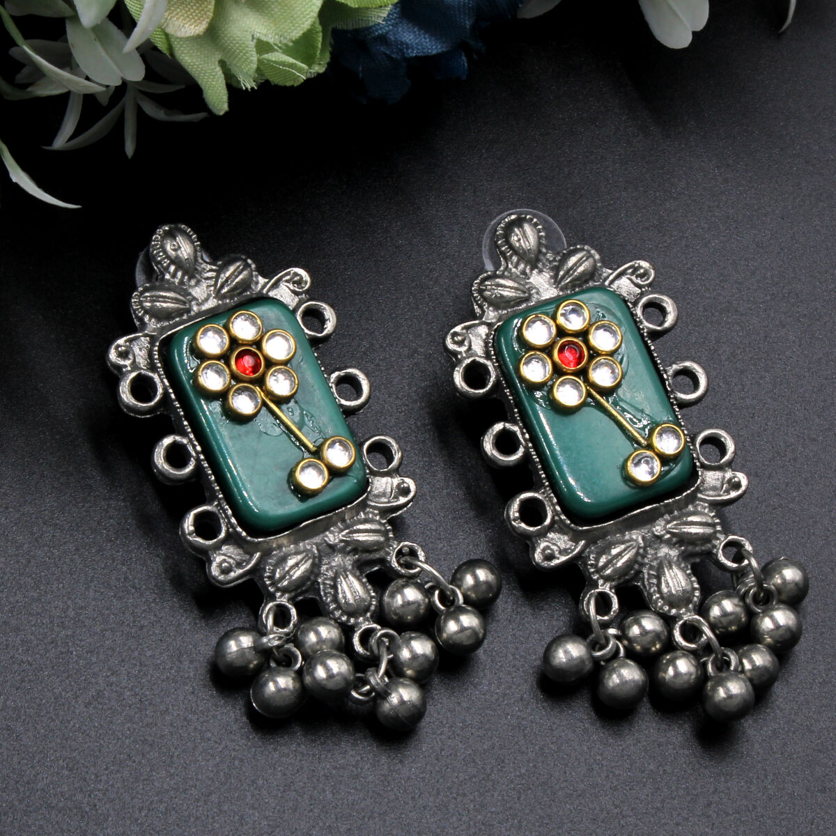 Orlenna Oxidised Kundan Choker