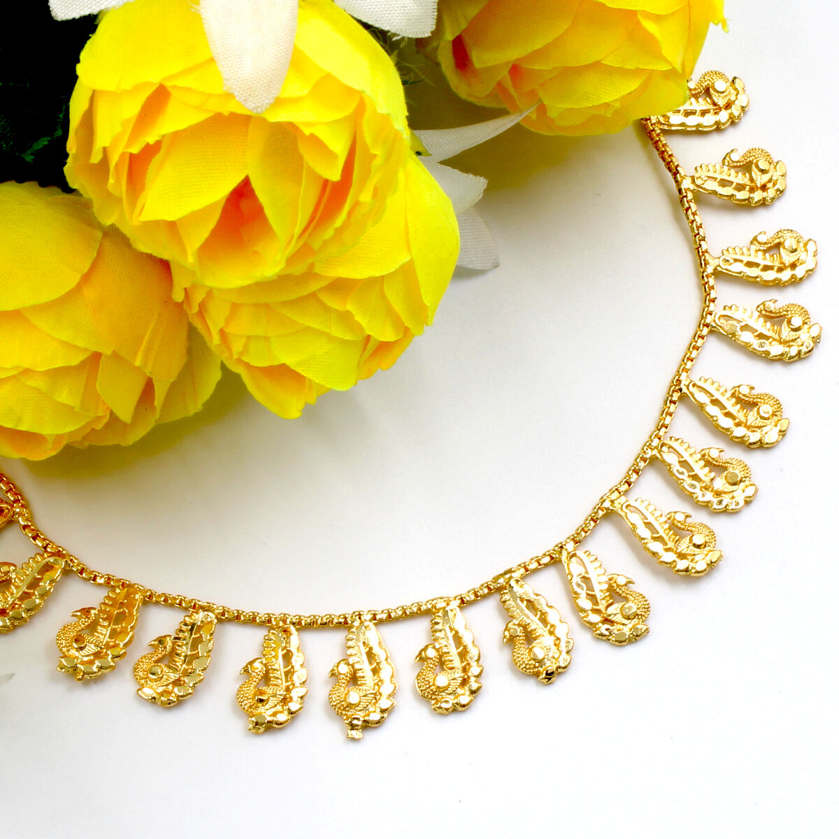 Orlenna Sleek Gold Plated Short Necklace Set
