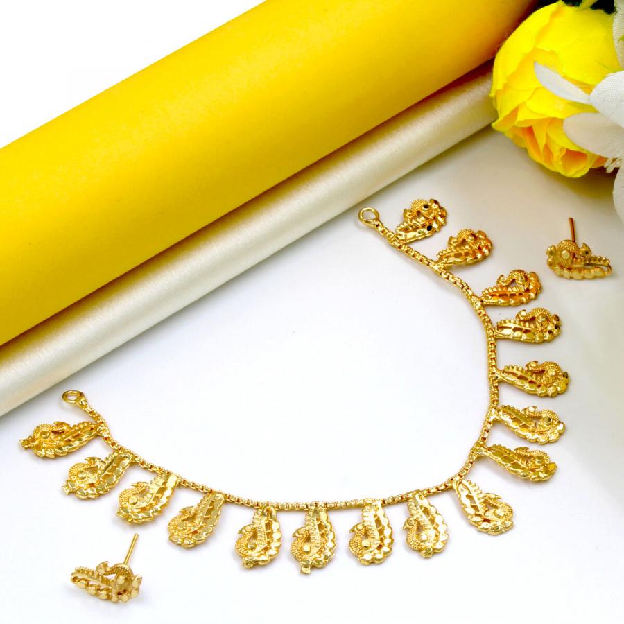 Orlenna Sleek Gold Plated Short Necklace Set