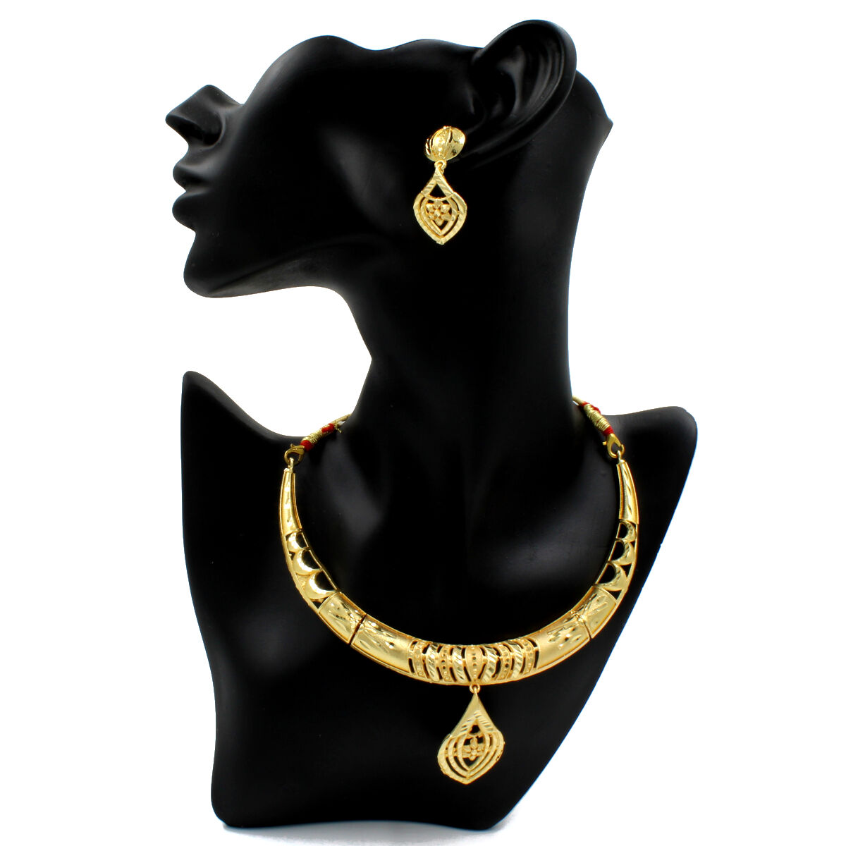 Eye Catching Gold Plated Necklace Set Short