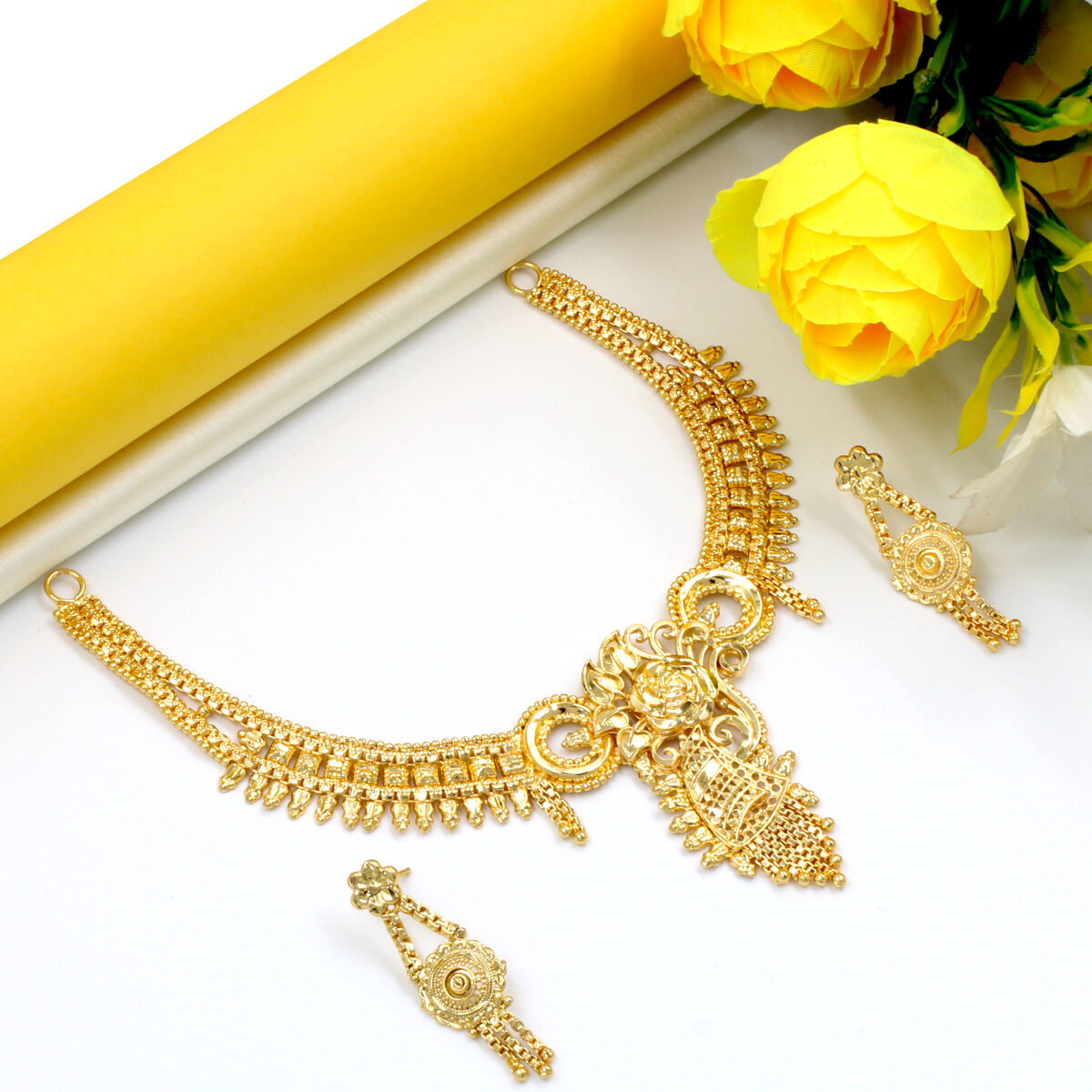 Sparkling Orlenna Gold Plated Necklace Set Short